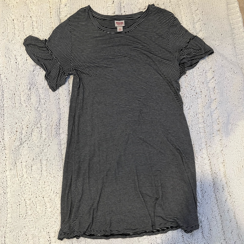 Black and white stripe, casual and comfy dress. Size Medium